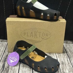 Plakton Anna Closed Toe Sandals Black Olive Size 5.5